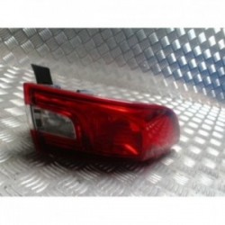 Feu arriere principal...