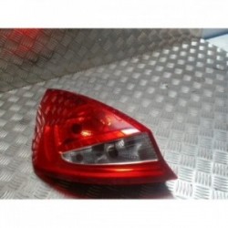 Feu arriere principal...