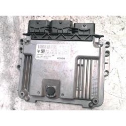 Calculateur moteur PEUGEOT...