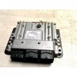 Calculateur moteur PEUGEOT...