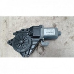 Moteur leve vitre avant...