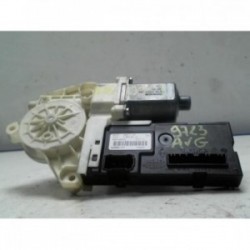 Moteur leve vitre avant...