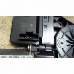 Moteur leve vitre avant...