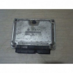 Calculateur moteur SKODA...