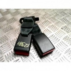 Attache ceinture arriere...