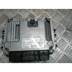 Calculateur moteur PEUGEOT...